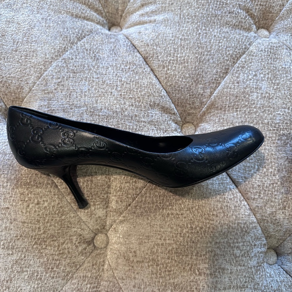 Gucci Pumps-Dust Bags & Replacement Heels Included - Picture 5 of 13